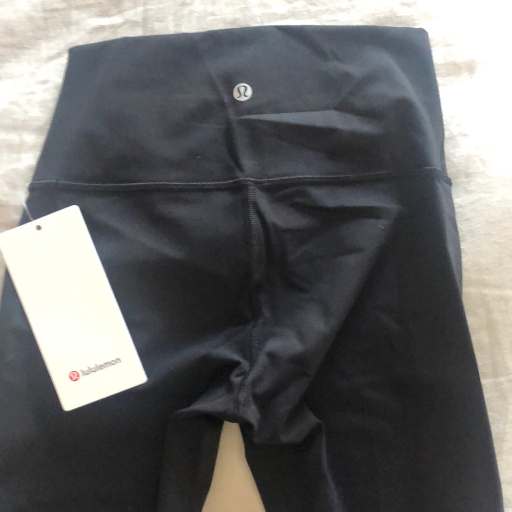 Brand new lululemon Wunder Under High Rise Legging 28”